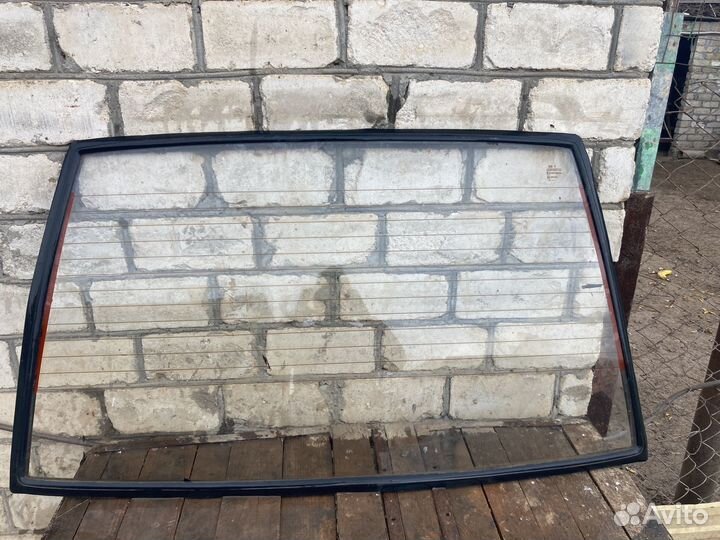 Заднее стекло ваз 2114