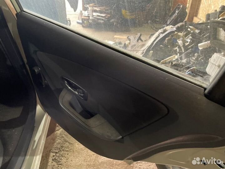 Дверная карта задняя правая Nissan Almera G15