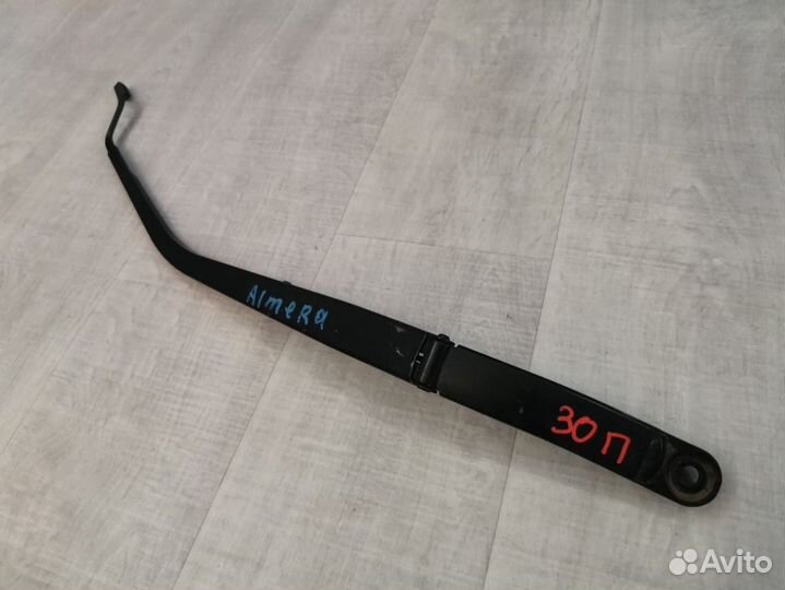 Поводок стеклоочистителя передний правый Nissan