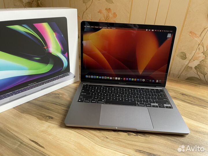 Apple MacBook Pro 13,3