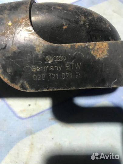 Трубка системы охлаждения двс металл 038121071R