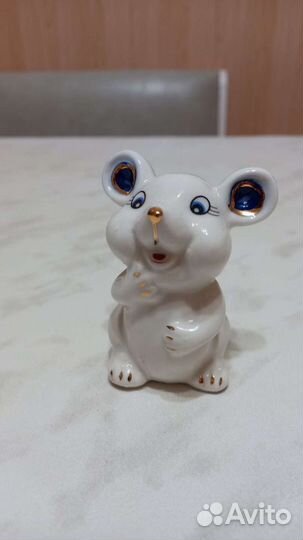 Статуэтки и копилки