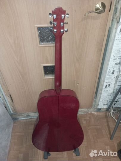 Акустическая гитара