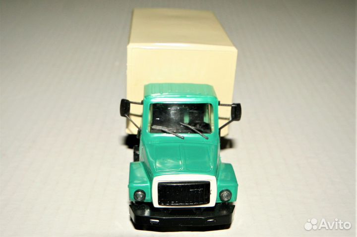 1/43 Компаньон: газ-3307 (4х2) автофургон мебель