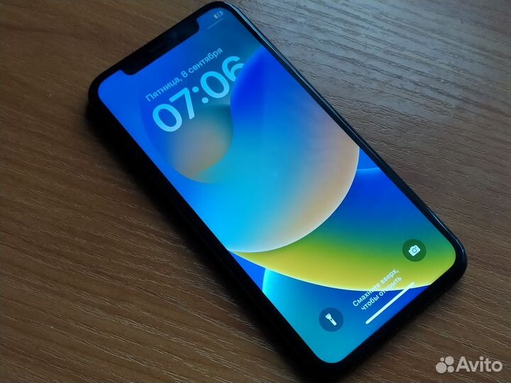 iPhone X на 64гб