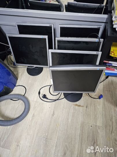 Монитор LCD