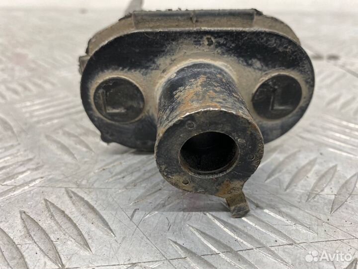 Б/У подушка подрамника (крепление балки) левый