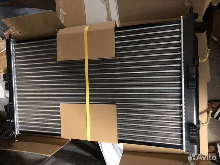 Радиатор охлаждения Lancer X A/T