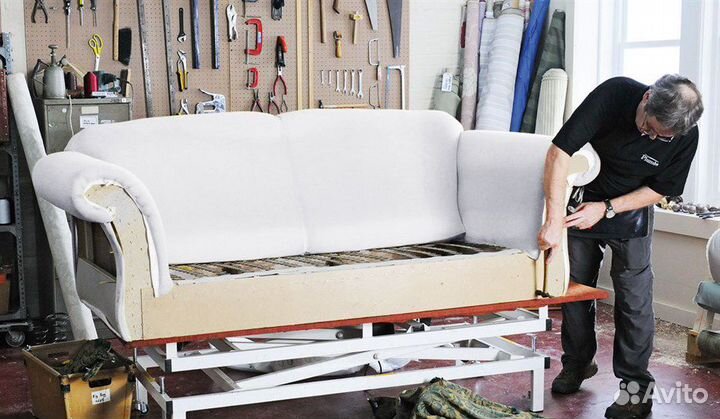 Перетяжка (обивка) мягкой мебели в Тюмени