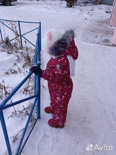 Зимний комбинезон для девочки