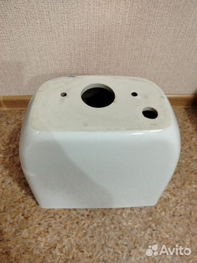 Бачок унитаза б/у