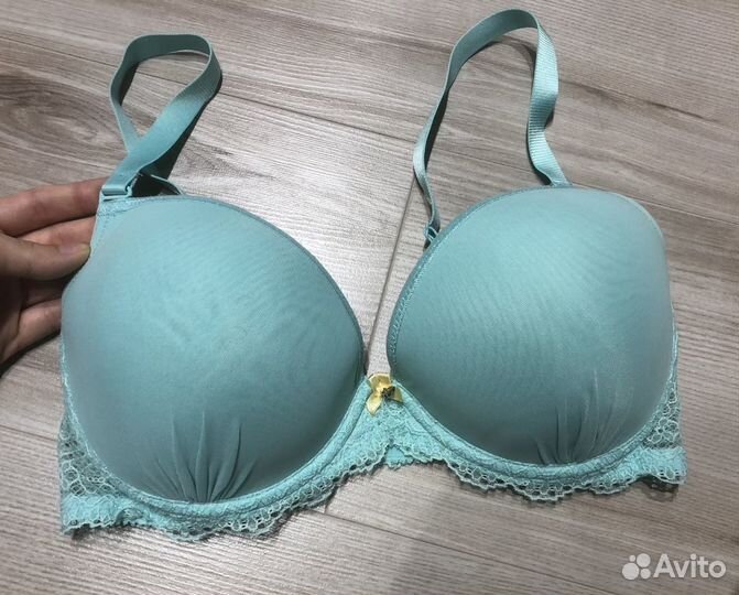 Бюстгальтер Calvin Klein 32DD, Triumph 70E