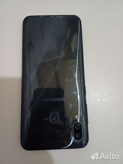 Samsung Galaxy A30, 4/64 ГБ