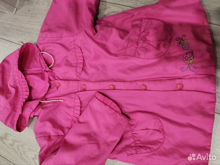 Куртки, ветровки на девочку 4-6 лет