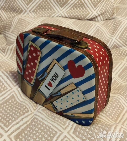 Деревянная шкатулка