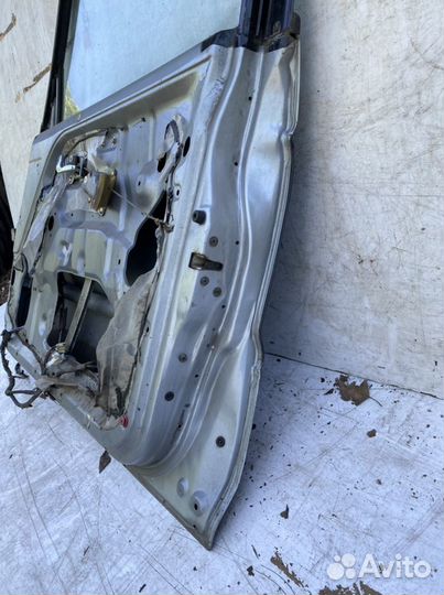 Mitsubishi pajero 2 передняя правая дверь