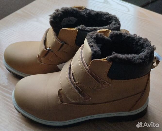 Продам ботинки новые демисезонные для мальчика