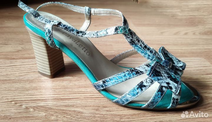 Босоножки женские