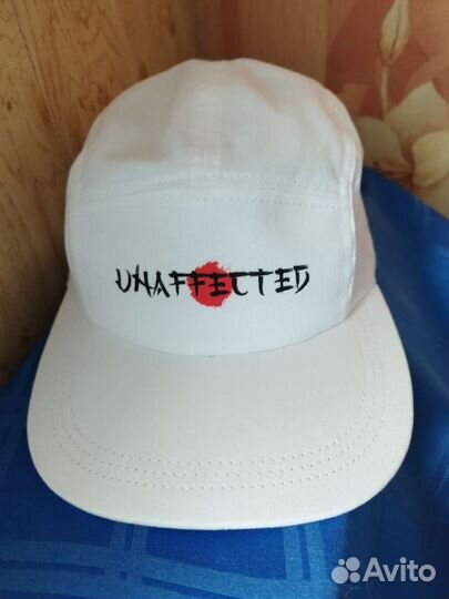 Кепка unaffected