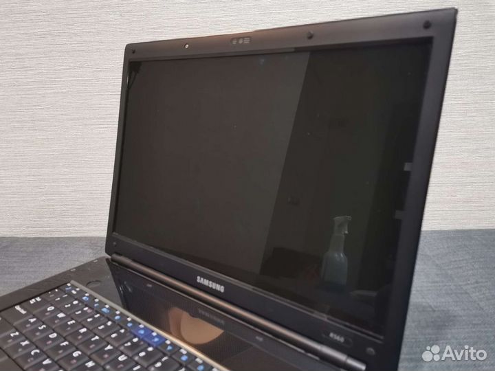 Ноутбук Samsung R560