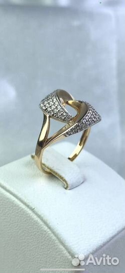 Кольцо c фианитами (в)