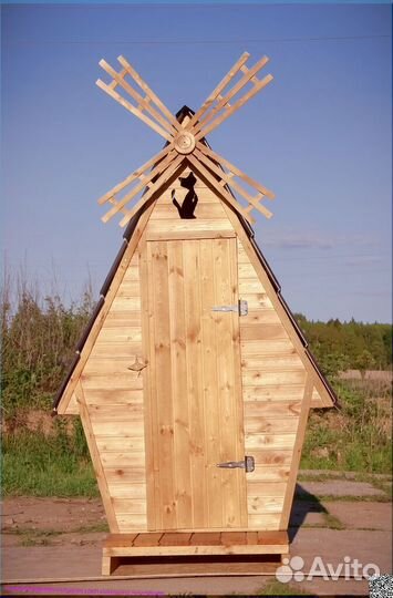 Уличный туалет деревянный