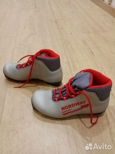 Лыжные ботинки