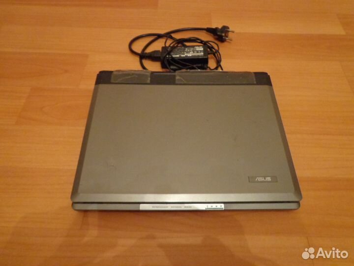 Ноутбук asus