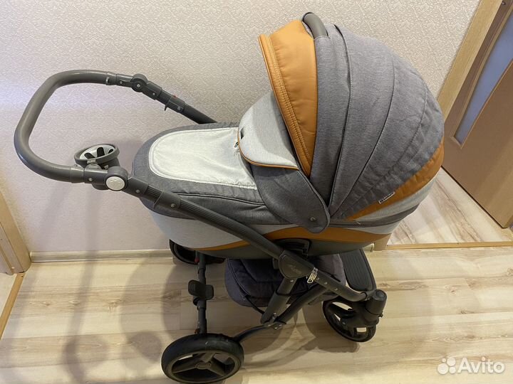 Продам коляску 2 в 1 Adamax Barletta