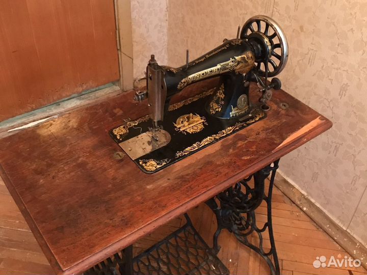 Швейная машина Singer