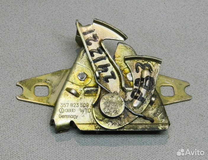 Замок капота VW Passat B3