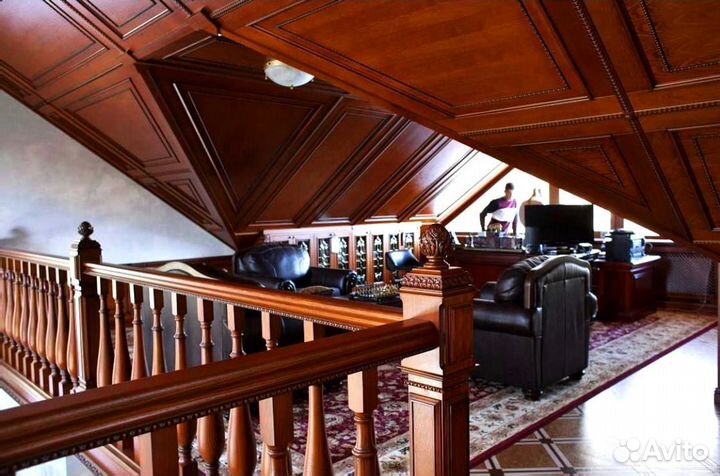 Деревянный потолок из массива дерева