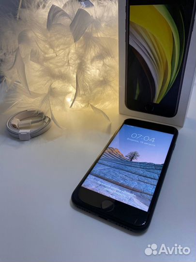 iPhone SE, 64 ГБ