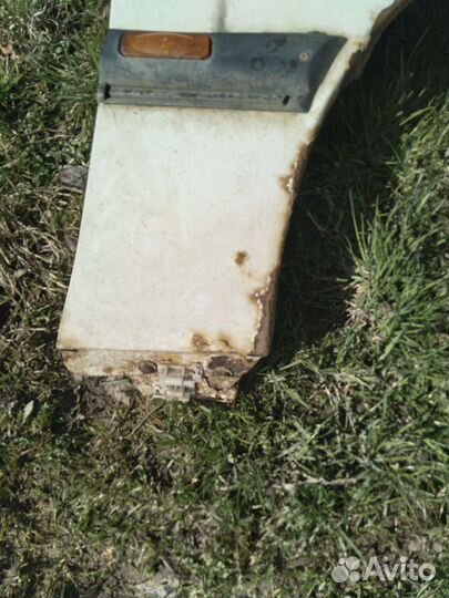 Крыло правое Opel Omega B