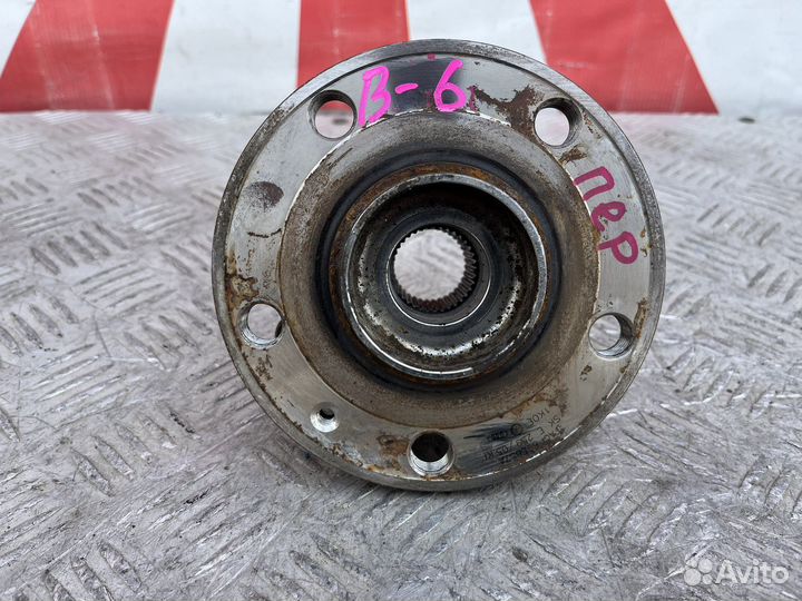 Ступица передняя Volkswagen Passat B6