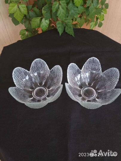 Вазочки из узорчатого стекла