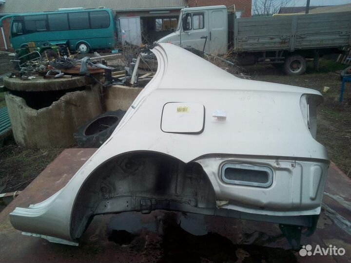 Крыло Тойота Платц