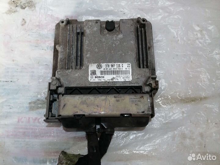 Блок управления двигателем Skoda Octavia A5, 1.8