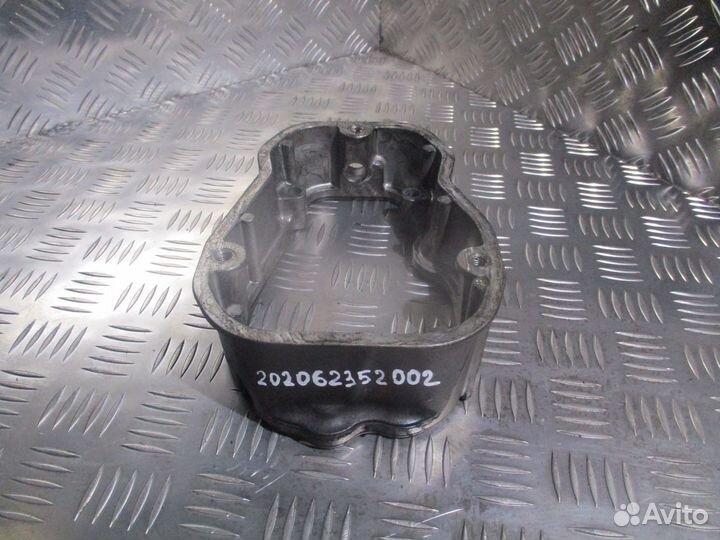 Проставка клапанной крышки Scania 1779107