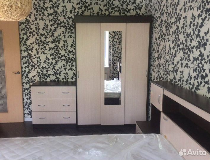 Шкаф купе с зеркалом