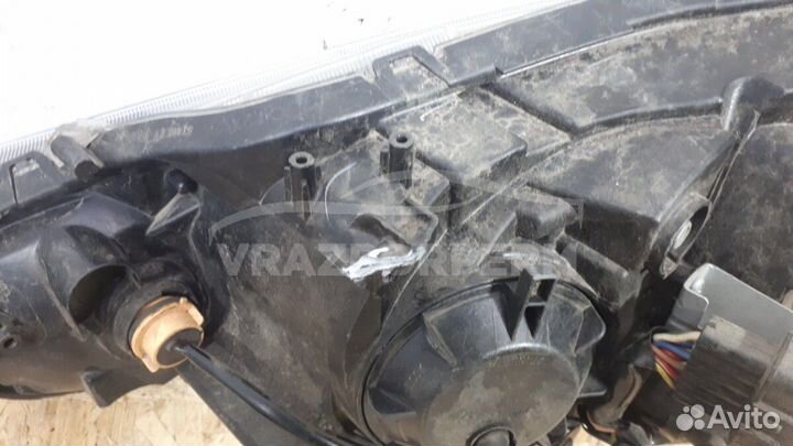 Фара правая Mitsubishi Outlander