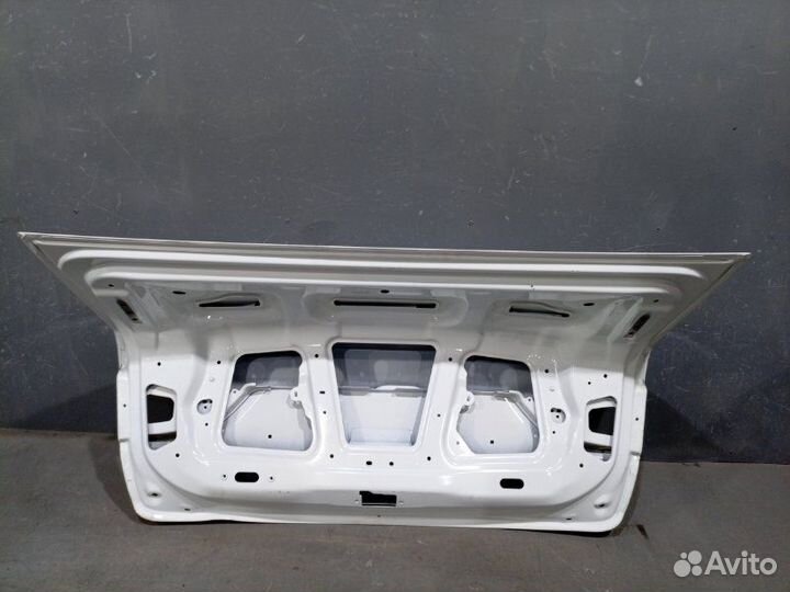 Крышка багажника LADA Vesta