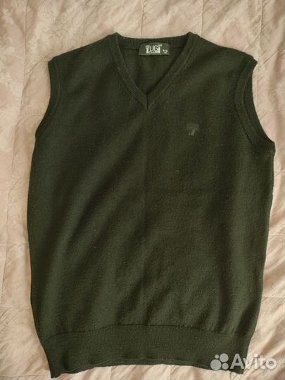 Жилетка на мальчика 9-10 лет