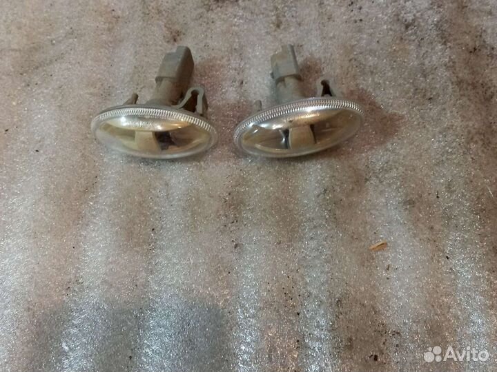 Повторитель поворотов в крыло Peugeot 307