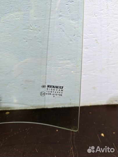 Стекло заднее правое Renault Sandero Stepway 2
