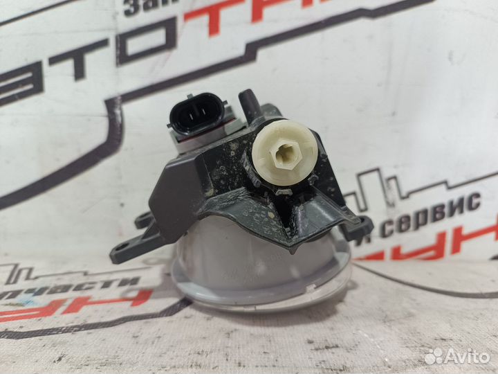 Туманка toyota. land cruiser prado mark X noah premio prius voxy wish. ZRT260 ZRT261 ZRT265 ZVW30 ZV