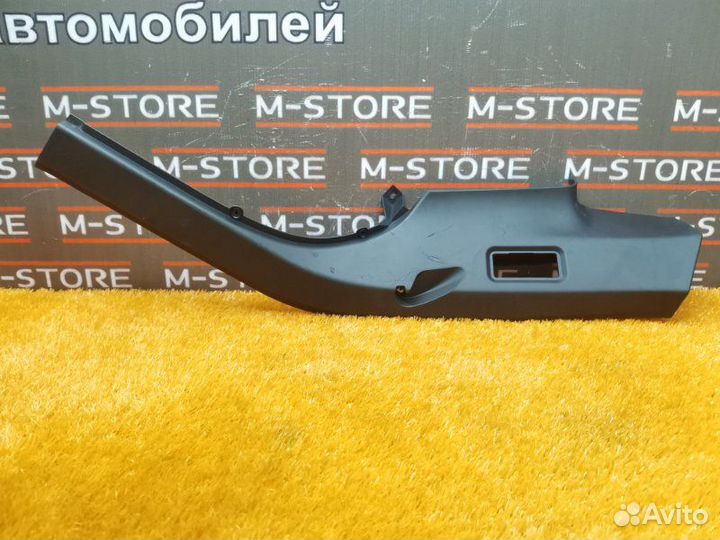 Направляющая шторки багажника правая Bmw X3 E83