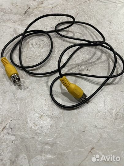 Кабель видеосигнала тюльпаны