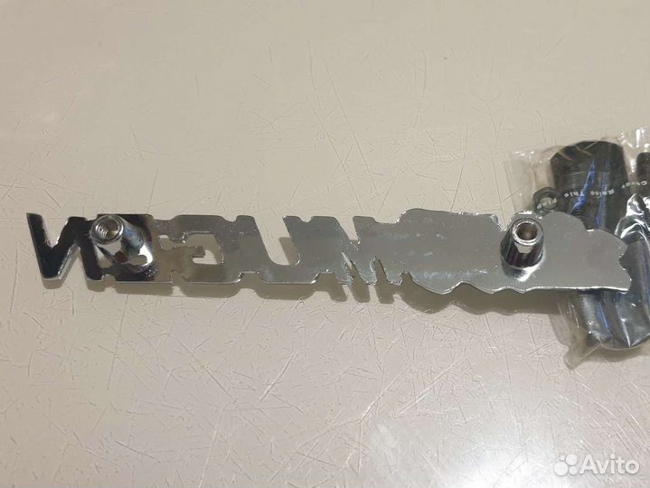 Шильд Mugen на решётку радиатора