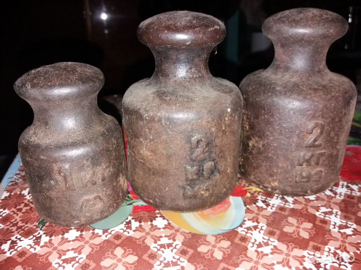 Весы с гирьками